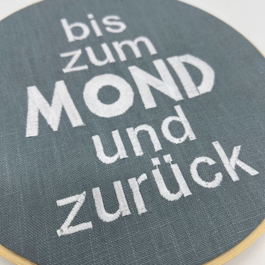 WANDBILD IM STICKRAHMEN • BIS ZUM MOND