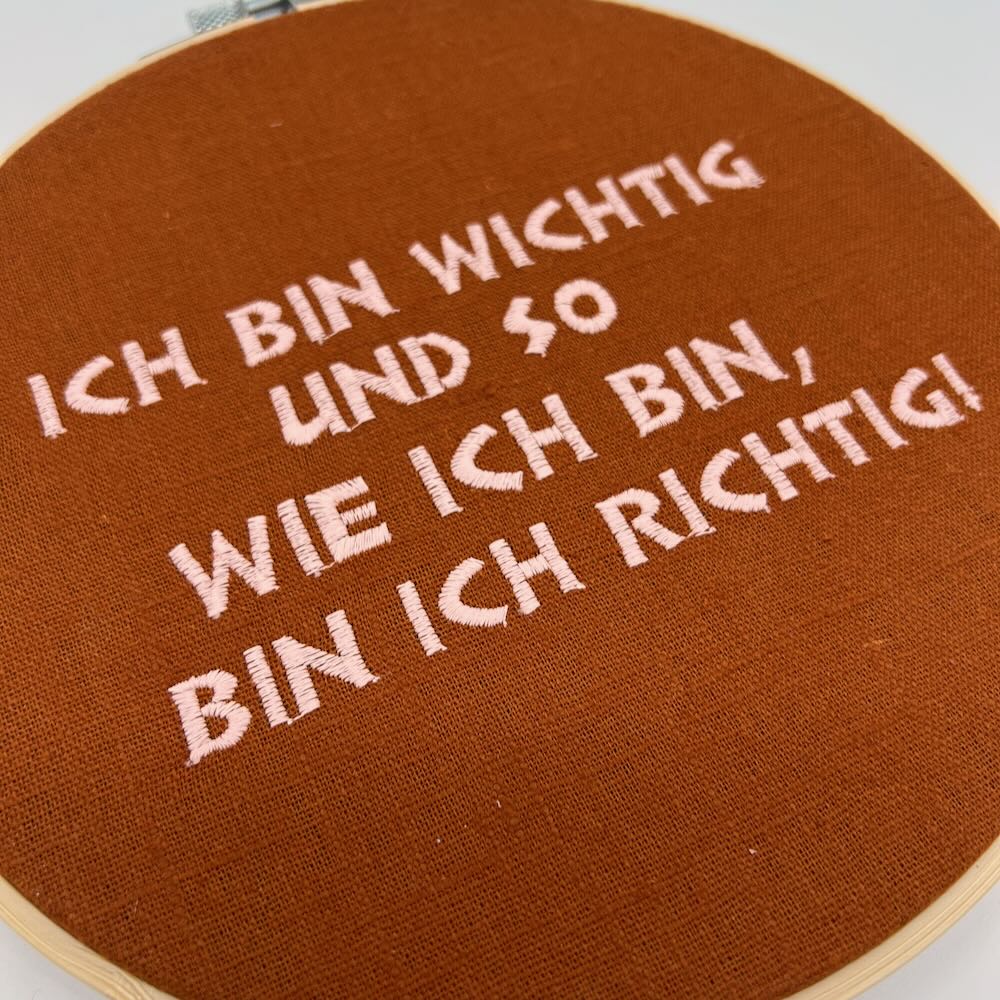 WANDBILD IM STICKRAHMEN • ICH BIN WICHTIG