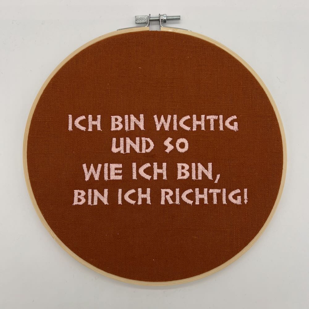 WANDBILD IM STICKRAHMEN • ICH BIN WICHTIG