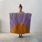 WENDE-KRABBELDECKE • QUILTED SUN • FLIEDER/OCKER